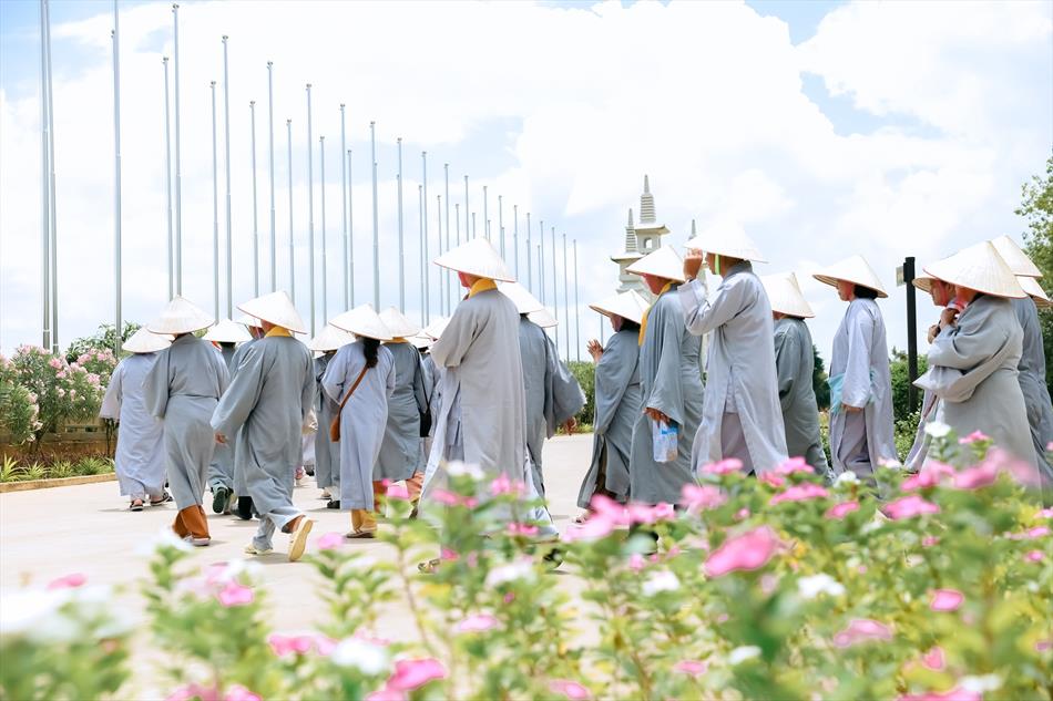 4 THIỀN HÀNH - KINH HÀNH 4 THIỀN HÀNH - KINH HÀNH