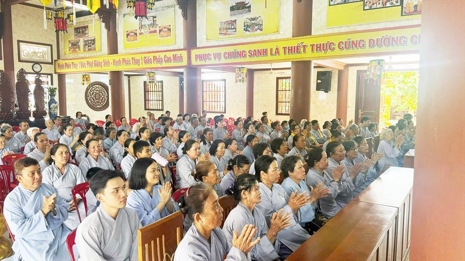 2 ĐẠO TRÀNG NGHE THUYẾT PHÁP 2 ĐẠO TRÀNG NGHE THUYẾT PHÁP