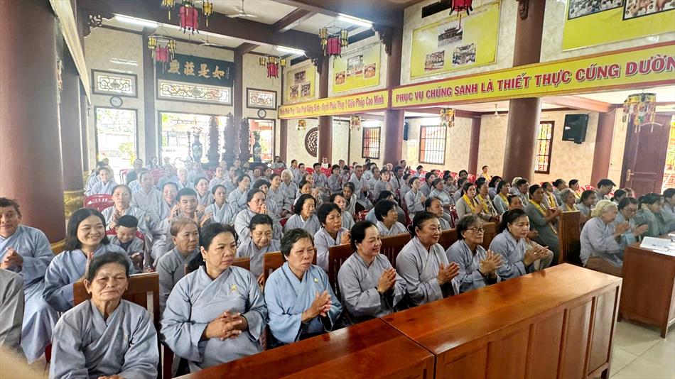 2 ĐẠO TRÀNG NGHE THUYẾT PHÁP 2 ĐẠO TRÀNG NGHE THUYẾT PHÁP