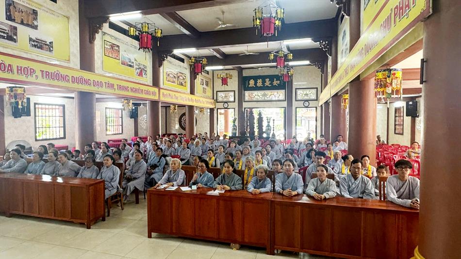 2 ĐẠO TRÀNG NGHE THUYẾT PHÁP 2 ĐẠO TRÀNG NGHE THUYẾT PHÁP