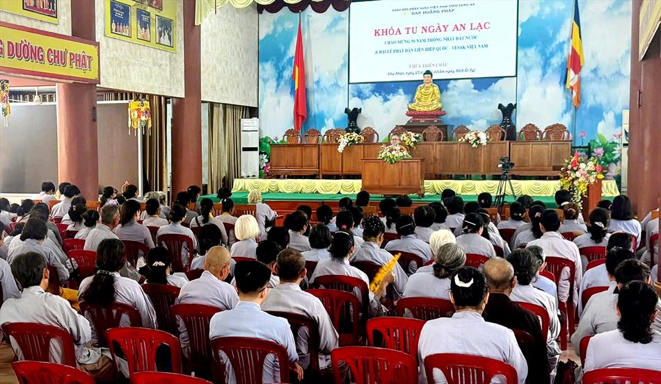 2 ĐẠO TRÀNG NGHE THUYẾT PHÁP 2 ĐẠO TRÀNG NGHE THUYẾT PHÁP