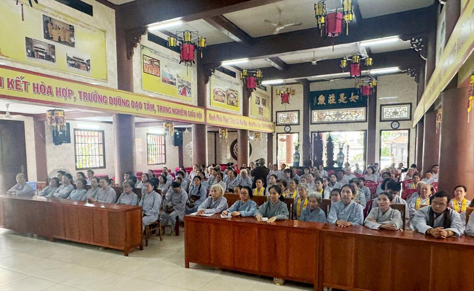2 ĐẠO TRÀNG NGHE THUYẾT PHÁP 2 ĐẠO TRÀNG NGHE THUYẾT PHÁP