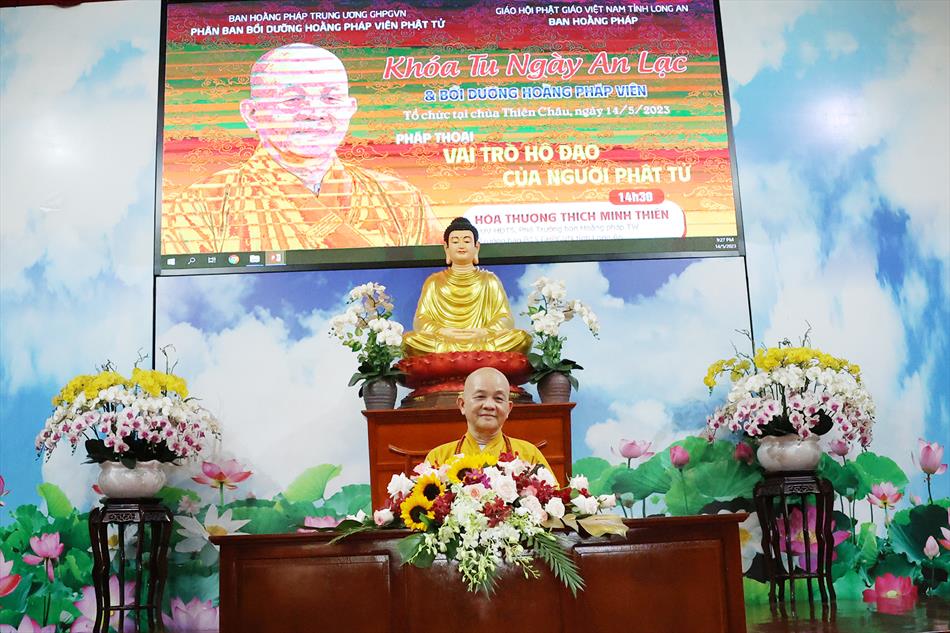 Khóa tu ngày an lạc và bồi dưỡng Hoằng pháp viên nhân mùa Phật đản năm 2023 tại tỉnh Long An
