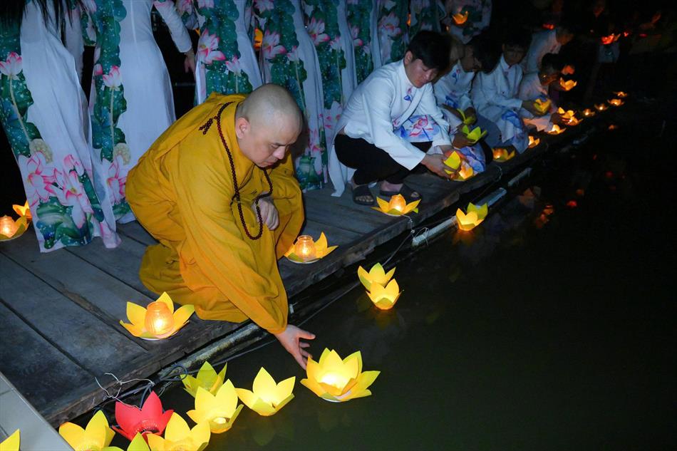 2 PHẦN THẢ HOA ĐĂNG