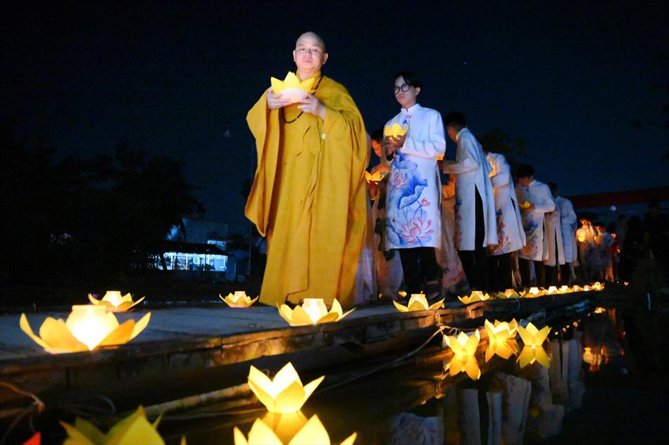 2 PHẦN THẢ HOA ĐĂNG