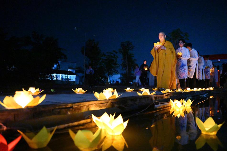 2 PHẦN THẢ HOA ĐĂNG