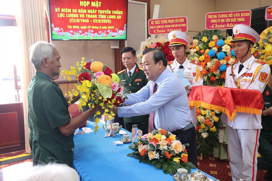 1 HÌNH ẢNH TRANG TRỌNG TRONG BUỔI LỄ 1 HÌNH ẢNH TRANG TRỌNG TRONG BUỔI LỄ