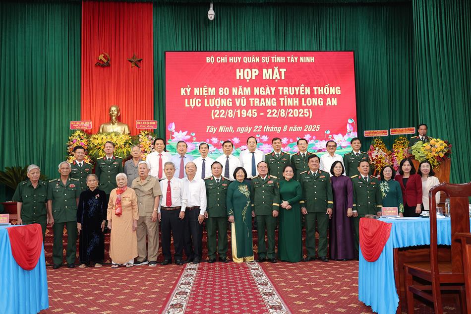 1 HÌNH ẢNH TRANG TRỌNG TRONG BUỔI LỄ 1 HÌNH ẢNH TRANG TRỌNG TRONG BUỔI LỄ