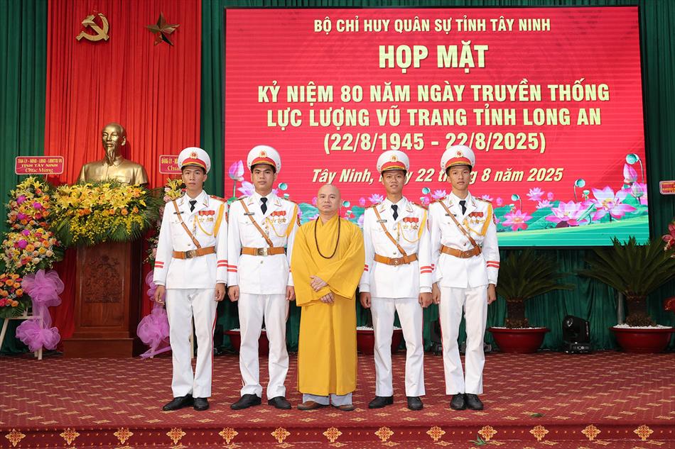1 HÌNH ẢNH TRANG TRỌNG TRONG BUỔI LỄ 1 HÌNH ẢNH TRANG TRỌNG TRONG BUỔI LỄ