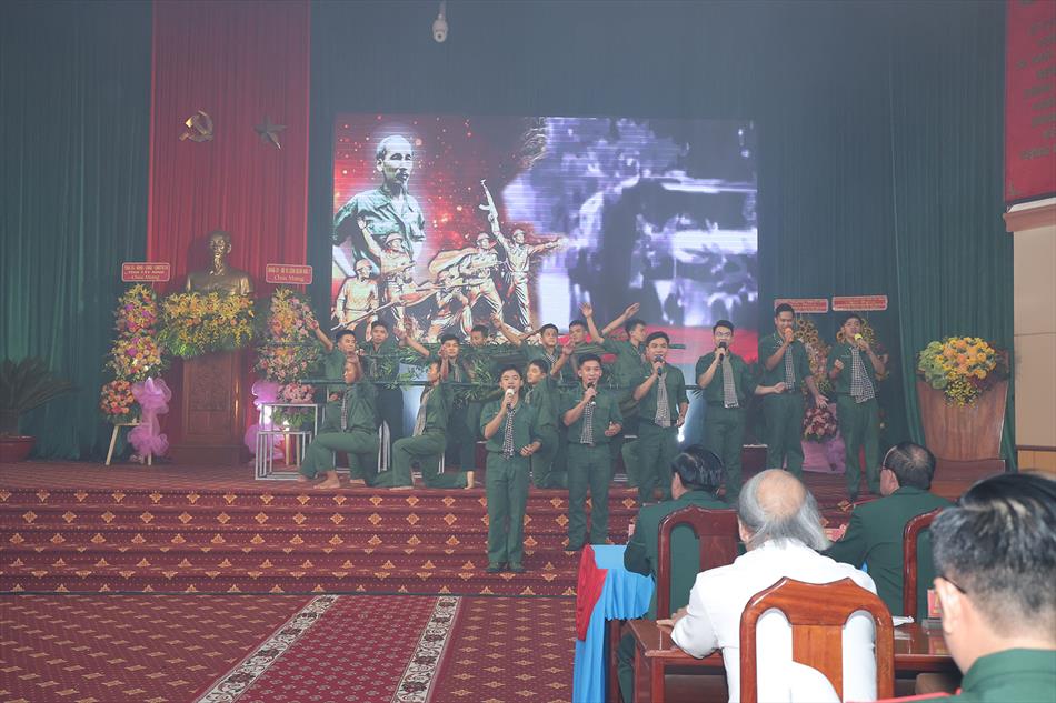 2 VĂN NGHỆ CHÀO MỪNG 2 VĂN NGHỆ CHÀO MỪNG