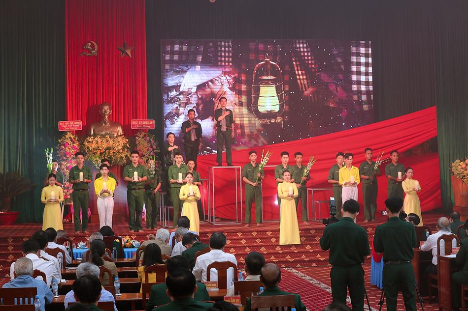 2 VĂN NGHỆ CHÀO MỪNG 2 VĂN NGHỆ CHÀO MỪNG