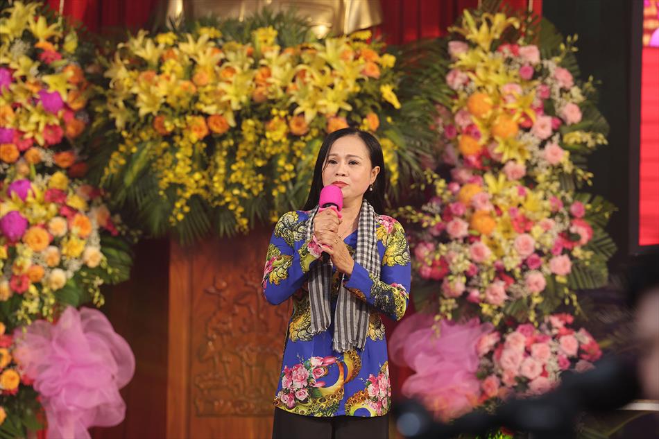 2 VĂN NGHỆ CHÀO MỪNG 2 VĂN NGHỆ CHÀO MỪNG
