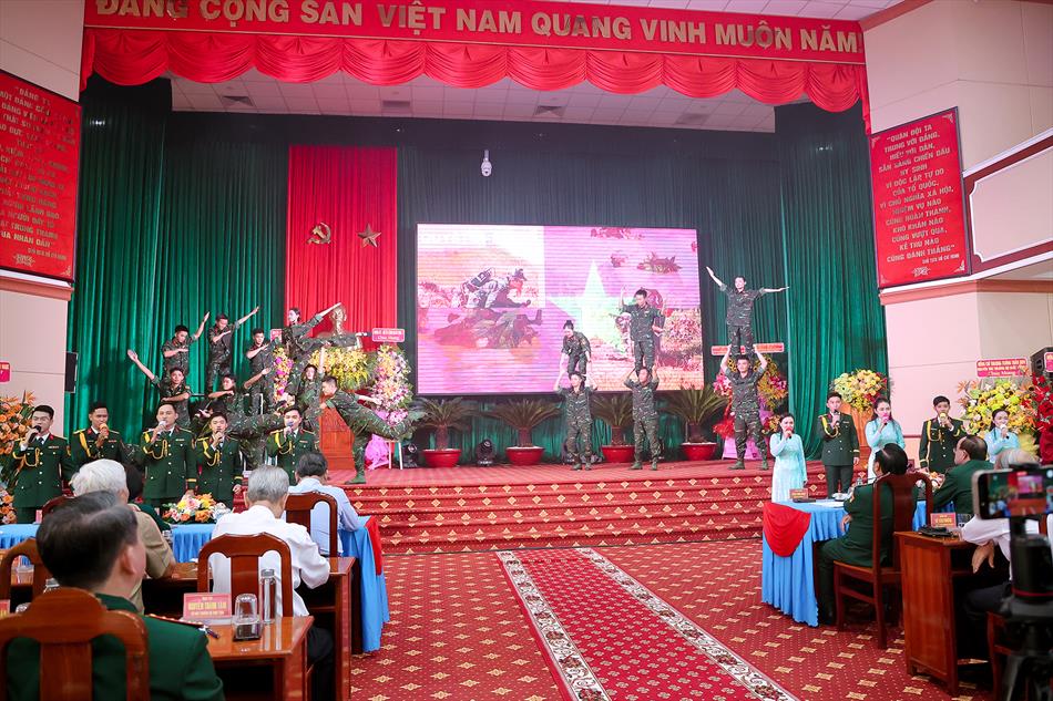 2 VĂN NGHỆ CHÀO MỪNG 2 VĂN NGHỆ CHÀO MỪNG