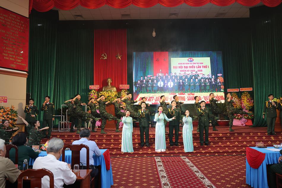 2 VĂN NGHỆ CHÀO MỪNG 2 VĂN NGHỆ CHÀO MỪNG