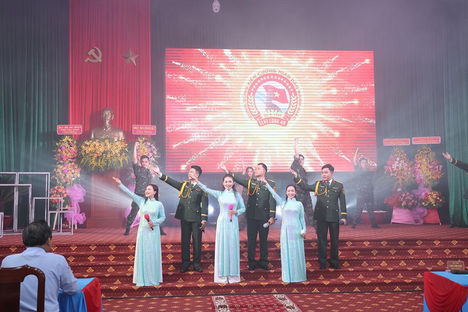 2 VĂN NGHỆ CHÀO MỪNG 2 VĂN NGHỆ CHÀO MỪNG
