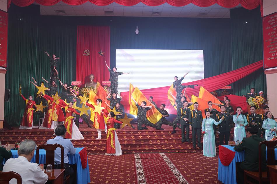2 VĂN NGHỆ CHÀO MỪNG 2 VĂN NGHỆ CHÀO MỪNG