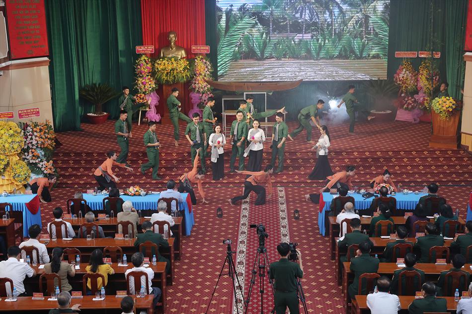 2 VĂN NGHỆ CHÀO MỪNG 2 VĂN NGHỆ CHÀO MỪNG