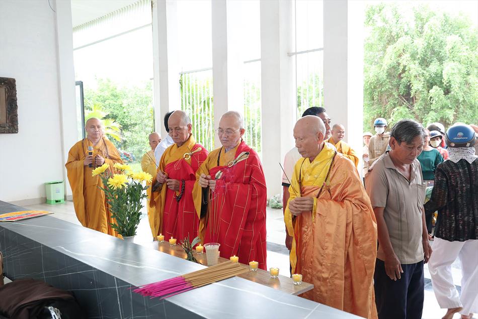 2 SÁI TỊNH 2 SÁI TỊNH