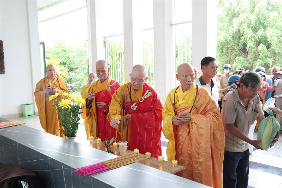 2 SÁI TỊNH 2 SÁI TỊNH