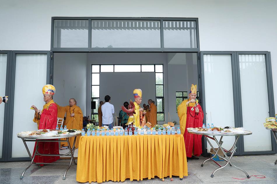 2 SÁI TỊNH 2 SÁI TỊNH
