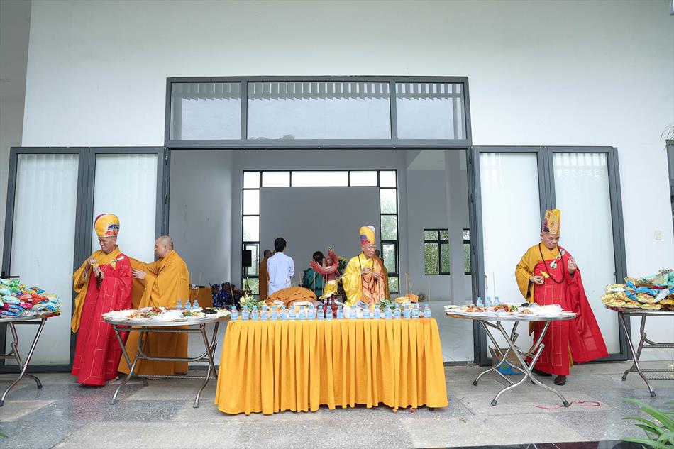 2 SÁI TỊNH 2 SÁI TỊNH