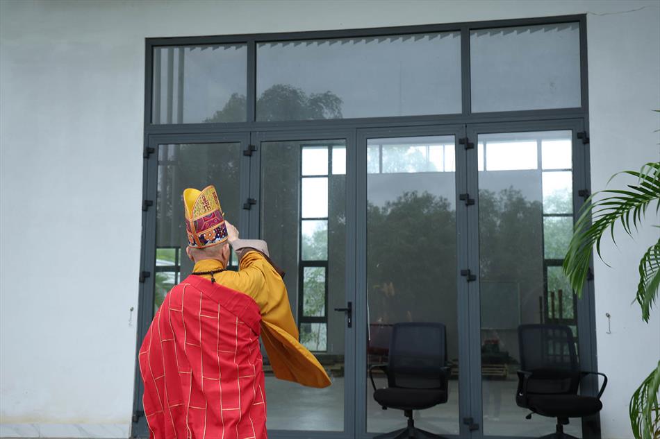 2 SÁI TỊNH 2 SÁI TỊNH