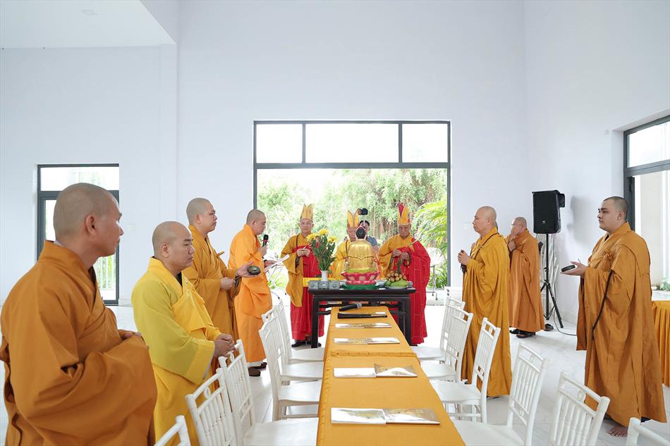 1 KHOÁ LỄ TỤNG KINH DI ĐÀ 1 KHOÁ LỄ TỤNG KINH DI ĐÀ