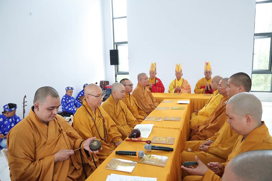 1 KHOÁ LỄ TỤNG KINH DI ĐÀ 1 KHOÁ LỄ TỤNG KINH DI ĐÀ