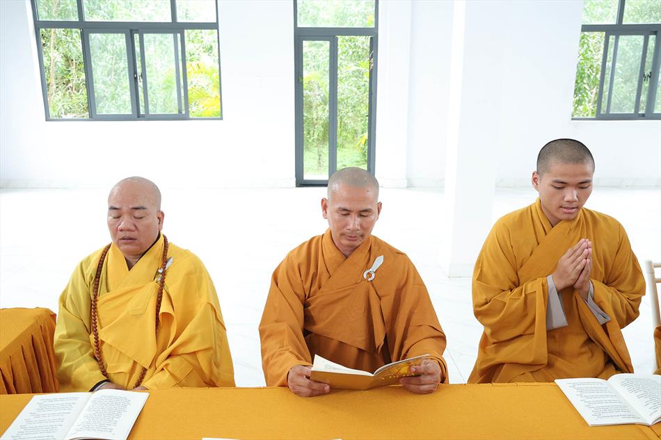 1 KHOÁ LỄ TỤNG KINH DI ĐÀ 1 KHOÁ LỄ TỤNG KINH DI ĐÀ