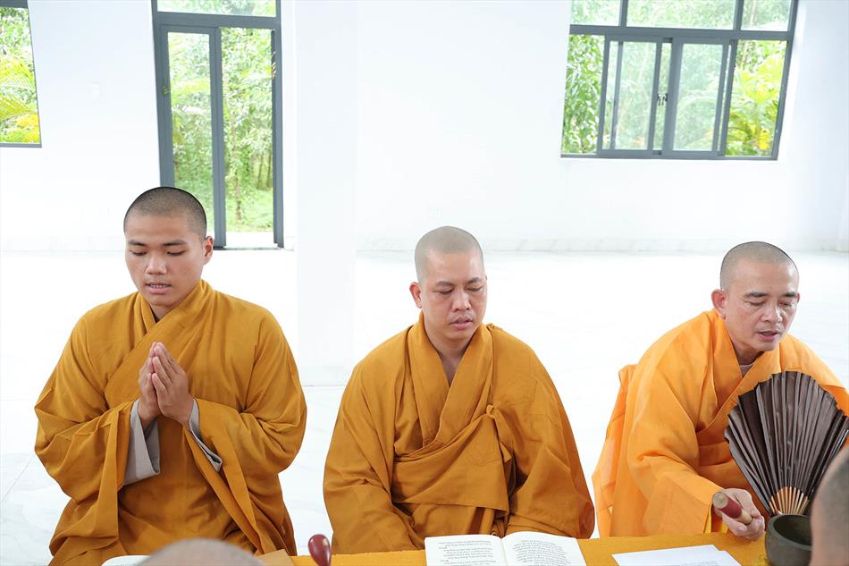 1 KHOÁ LỄ TỤNG KINH DI ĐÀ 1 KHOÁ LỄ TỤNG KINH DI ĐÀ