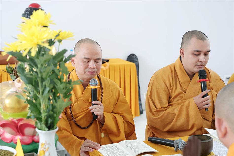 1 KHOÁ LỄ TỤNG KINH DI ĐÀ 1 KHOÁ LỄ TỤNG KINH DI ĐÀ