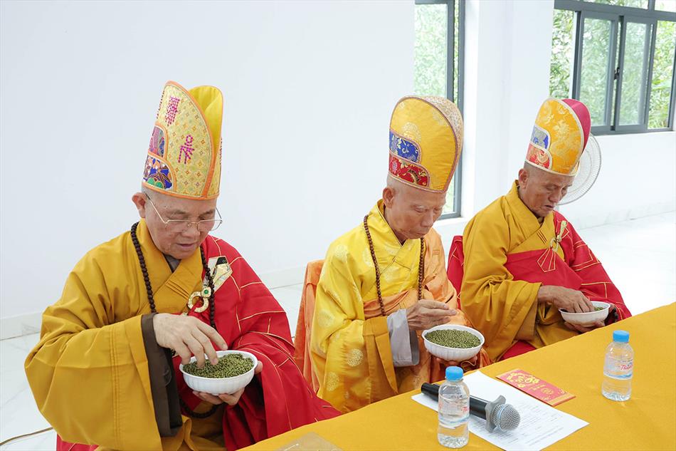 1 KHOÁ LỄ TỤNG KINH DI ĐÀ 1 KHOÁ LỄ TỤNG KINH DI ĐÀ