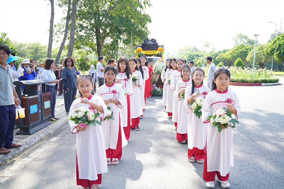 1 LỄ CUNG RƯỚC TẠI CHÙA PHƯỚC LÂM - TỔ ĐÌNH VĨNH XUÂN 1 LỄ CUNG RƯỚC TẠI CHÙA PHƯỚC LÂM - TỔ ĐÌNH VĨNH XUÂN