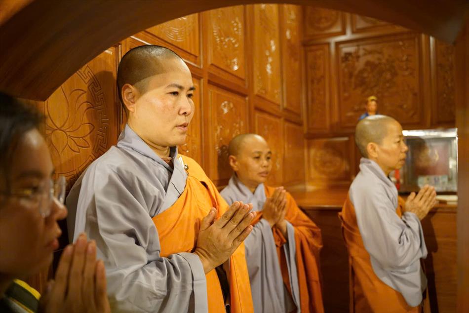 3 TRANG NGHIÊM LỄ AN VỊ TẠI ĐIỆN BÀ 3 TRANG NGHIÊM LỄ AN VỊ TẠI ĐIỆN BÀ