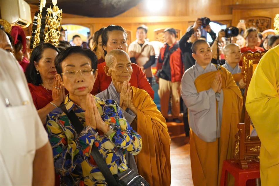 3 TRANG NGHIÊM LỄ AN VỊ TẠI ĐIỆN BÀ 3 TRANG NGHIÊM LỄ AN VỊ TẠI ĐIỆN BÀ