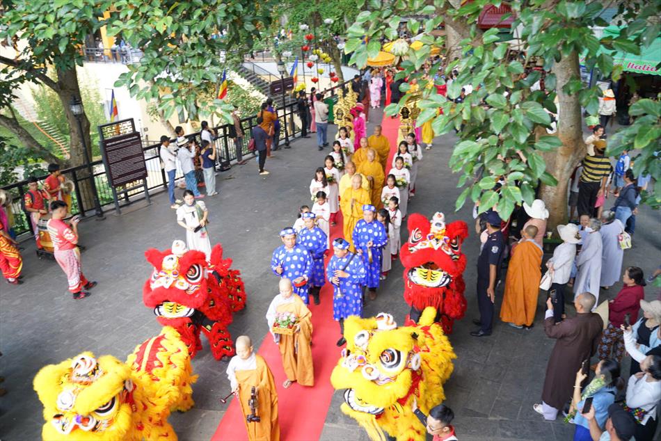 5 CUNG RƯỚC ĐOẠN TỪ CÁP TREO VỀ ĐIỆN BÀ 5 CUNG RƯỚC ĐOẠN TỪ CÁP TREO VỀ ĐIỆN BÀ