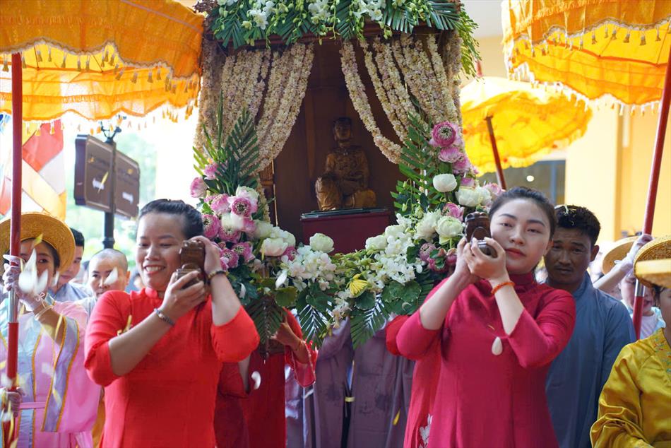 5 CUNG RƯỚC ĐOẠN TỪ CÁP TREO VỀ ĐIỆN BÀ 5 CUNG RƯỚC ĐOẠN TỪ CÁP TREO VỀ ĐIỆN BÀ
