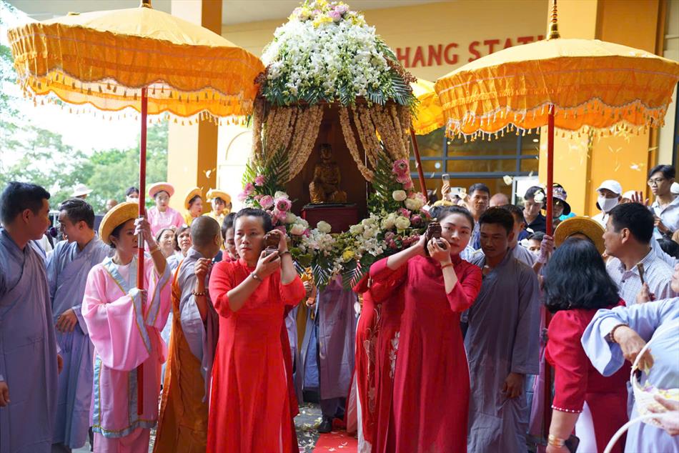 5 CUNG RƯỚC ĐOẠN TỪ CÁP TREO VỀ ĐIỆN BÀ 5 CUNG RƯỚC ĐOẠN TỪ CÁP TREO VỀ ĐIỆN BÀ