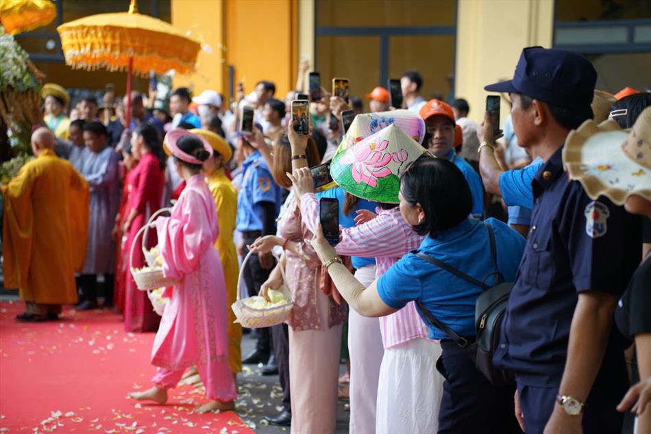 5 CUNG RƯỚC ĐOẠN TỪ CÁP TREO VỀ ĐIỆN BÀ 5 CUNG RƯỚC ĐOẠN TỪ CÁP TREO VỀ ĐIỆN BÀ