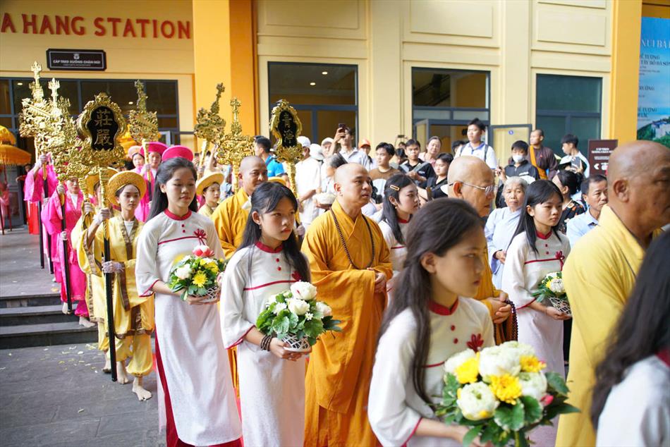 5 CUNG RƯỚC ĐOẠN TỪ CÁP TREO VỀ ĐIỆN BÀ 5 CUNG RƯỚC ĐOẠN TỪ CÁP TREO VỀ ĐIỆN BÀ
