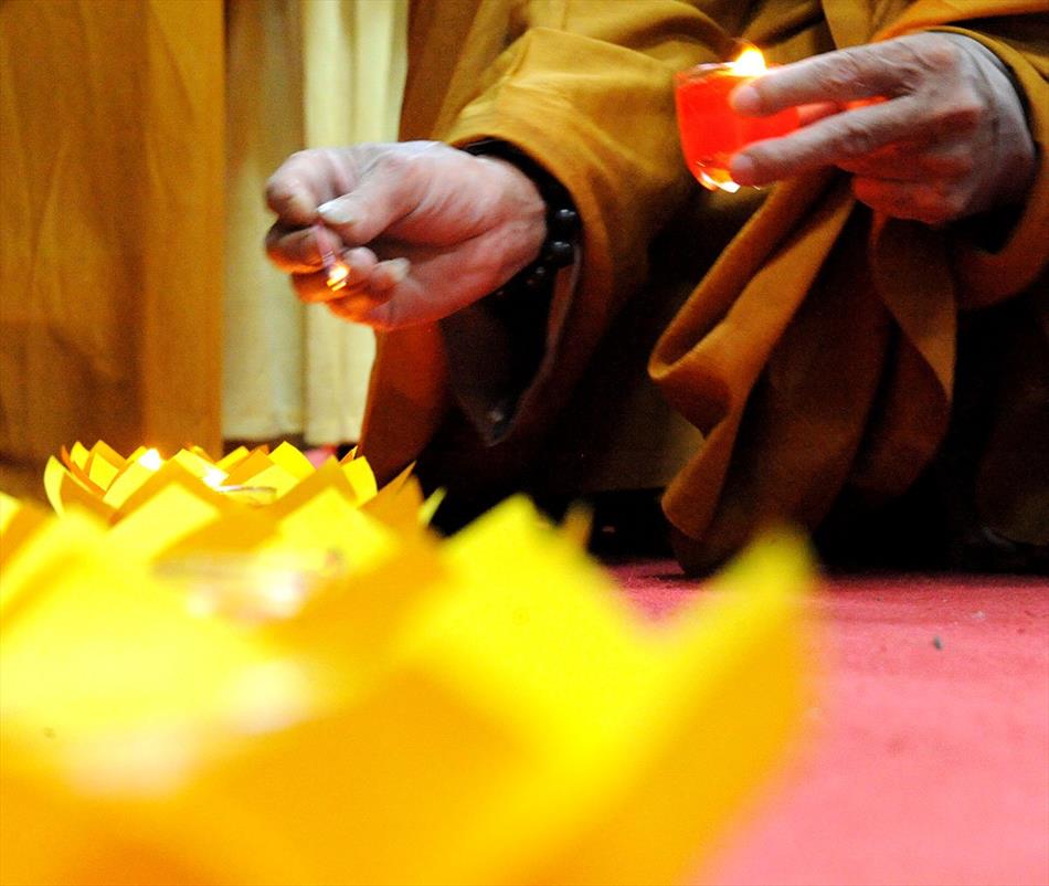 Lễ hoa đăng vía Bồ tát Quán Thế Âm tại Chùa Ân Thọ
