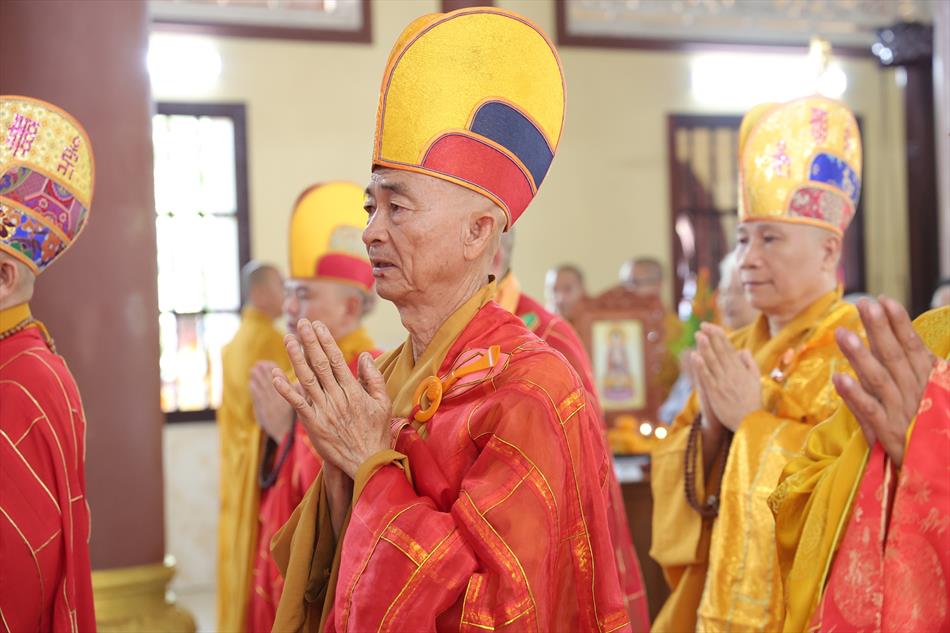 2 ĐÀN TRÀNG TRANG NGHIÊM THANH TỊNH 2 ĐÀN TRÀNG TRANG NGHIÊM THANH TỊNH