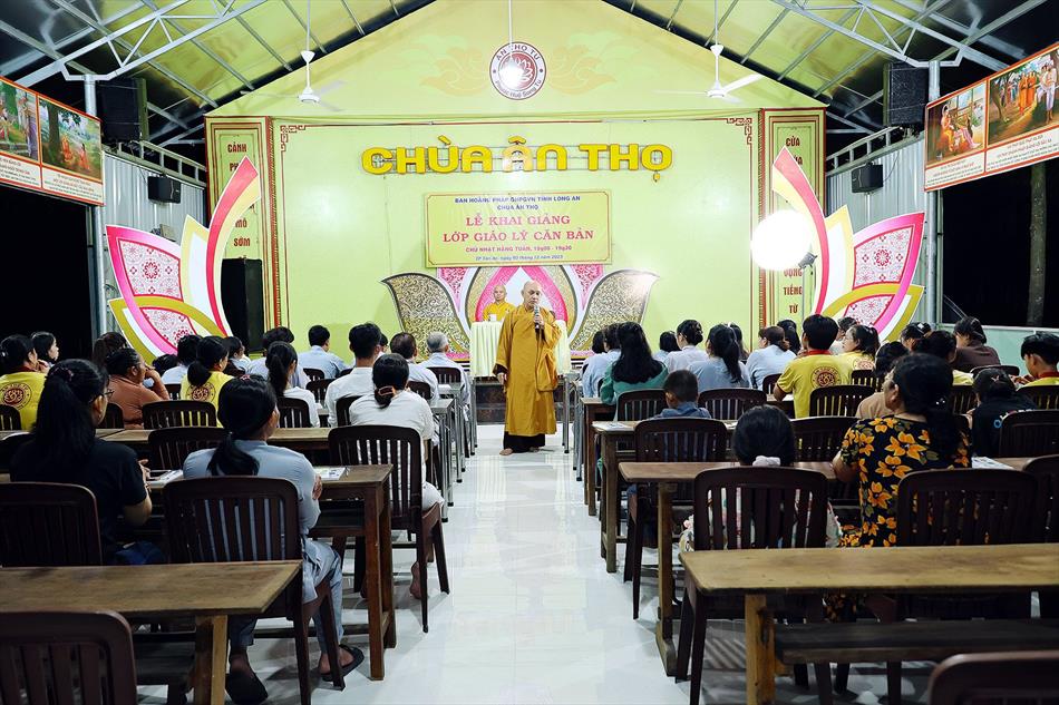 Lễ khai giảng lớp Giáo lý căn bản tại chùa Ân Thọ