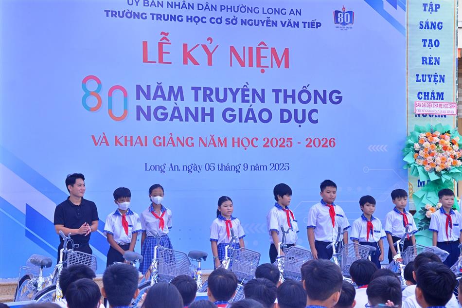 LỄ KỶ NIỆM 80 NĂM NGÀNH GIÁO DỤC – ĐỔI TÊN TRƯỜNG VÀ KHAI GIẢNG NĂM HỌC 2025-2026 LỄ KỶ NIỆM 80 NĂM NGÀNH GIÁO DỤC – ĐỔI TÊN TRƯỜNG VÀ KHAI GIẢNG NĂM HỌC 2025-2026