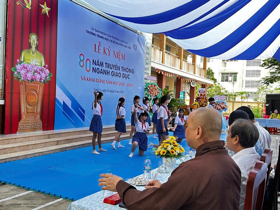 LỄ KỶ NIỆM 80 NĂM NGÀNH GIÁO DỤC – ĐỔI TÊN TRƯỜNG VÀ KHAI GIẢNG NĂM HỌC 2025-2026 LỄ KỶ NIỆM 80 NĂM NGÀNH GIÁO DỤC – ĐỔI TÊN TRƯỜNG VÀ KHAI GIẢNG NĂM HỌC 2025-2026