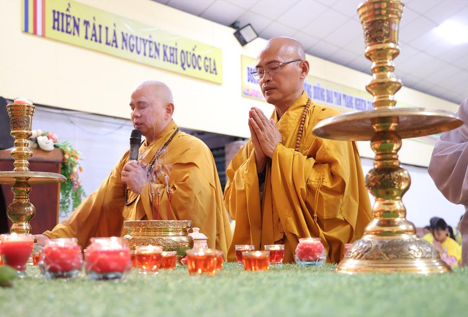 LỄ THẮP NẾN TRI ÂN LỄ THẮP NẾN TRI ÂN