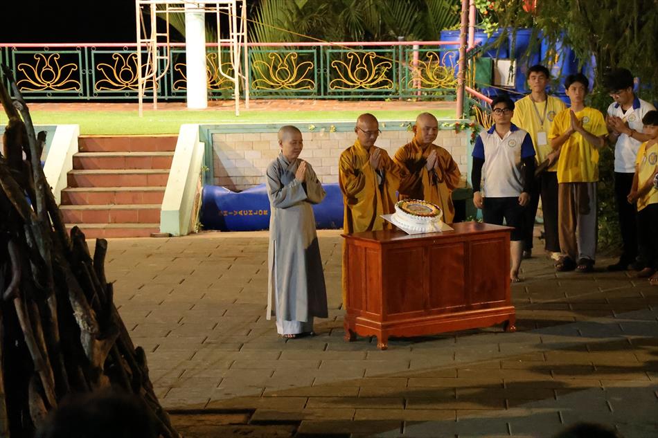 ĐÊM LỬA TRẠI ĐÊM LỬA TRẠI