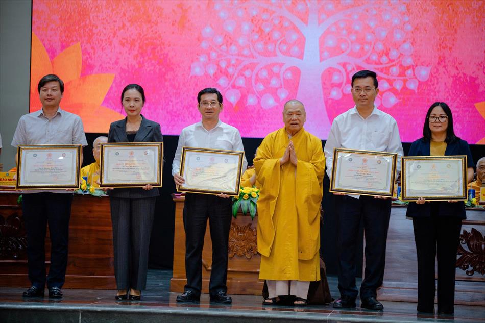 LỄ TỔNG KẾT CÔNG TÁC TỔ CHỨC ĐẠI LỄ VESAK 2025 LỄ TỔNG KẾT CÔNG TÁC TỔ CHỨC ĐẠI LỄ VESAK 2025