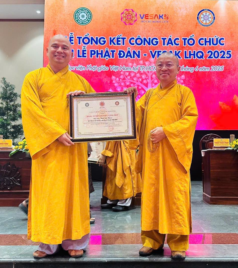 LỄ TỔNG KẾT CÔNG TÁC TỔ CHỨC ĐẠI LỄ VESAK 2025 LỄ TỔNG KẾT CÔNG TÁC TỔ CHỨC ĐẠI LỄ VESAK 2025