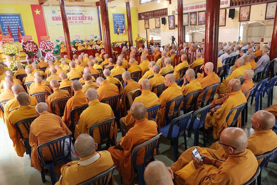 Lễ tổng khai giảng khoá an cư kiết hạ của Phật giáo Long An năm 2025 Lễ tổng khai giảng khoá an cư kiết hạ của Phật giáo Long An năm 2025